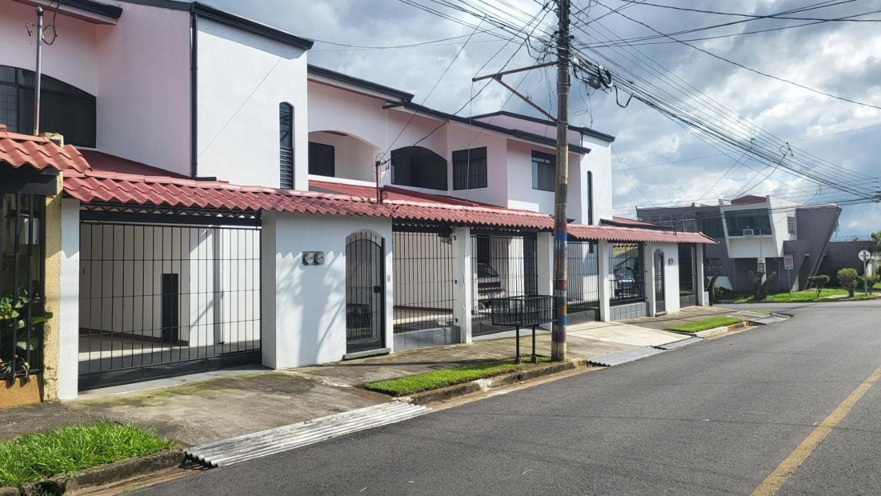 Don Carlos Place Upper Unit Alajuela Luaran gambar