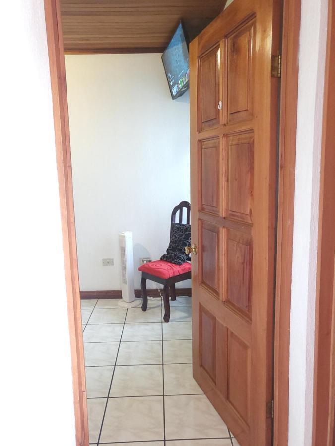 Don Carlos Place Upper Unit Alajuela Luaran gambar