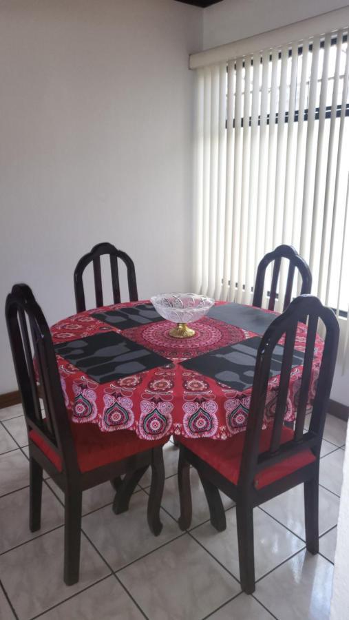 Don Carlos Place Upper Unit Alajuela Luaran gambar